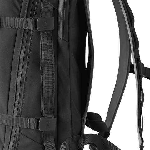 YETI Crossroads 27L Backpack - Black